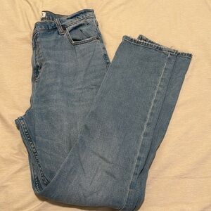 Abercrombie Curve Love Ultra High Rise 90s Slim Straight Jean